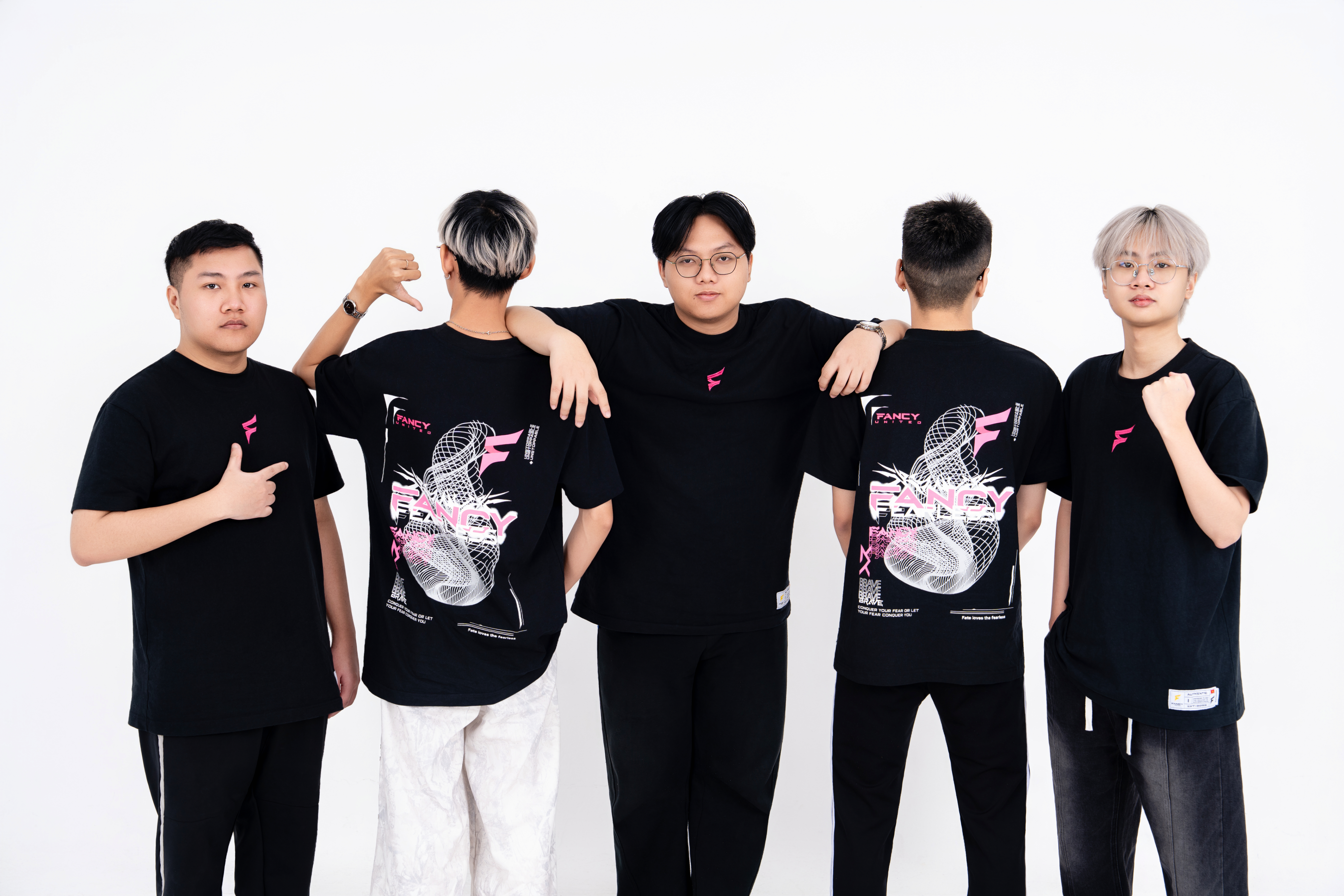 CORE SIGNATURE TEE 4